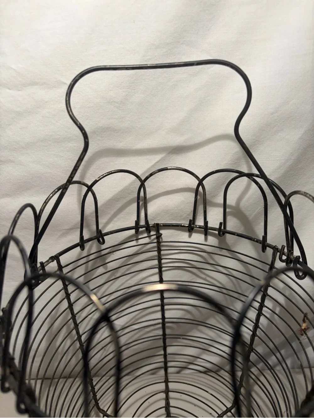 Wire Egg Basket with Handle - Black 9x8